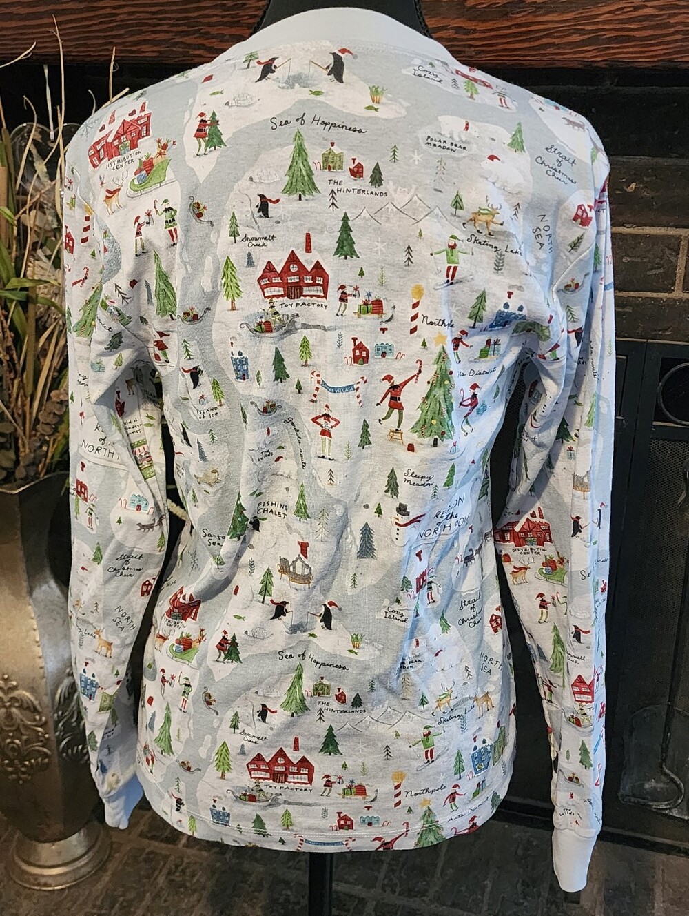 Holiday Scenic Long-Sleeve Tee - Light Gray with Festive Print - Picture 2 of 4
